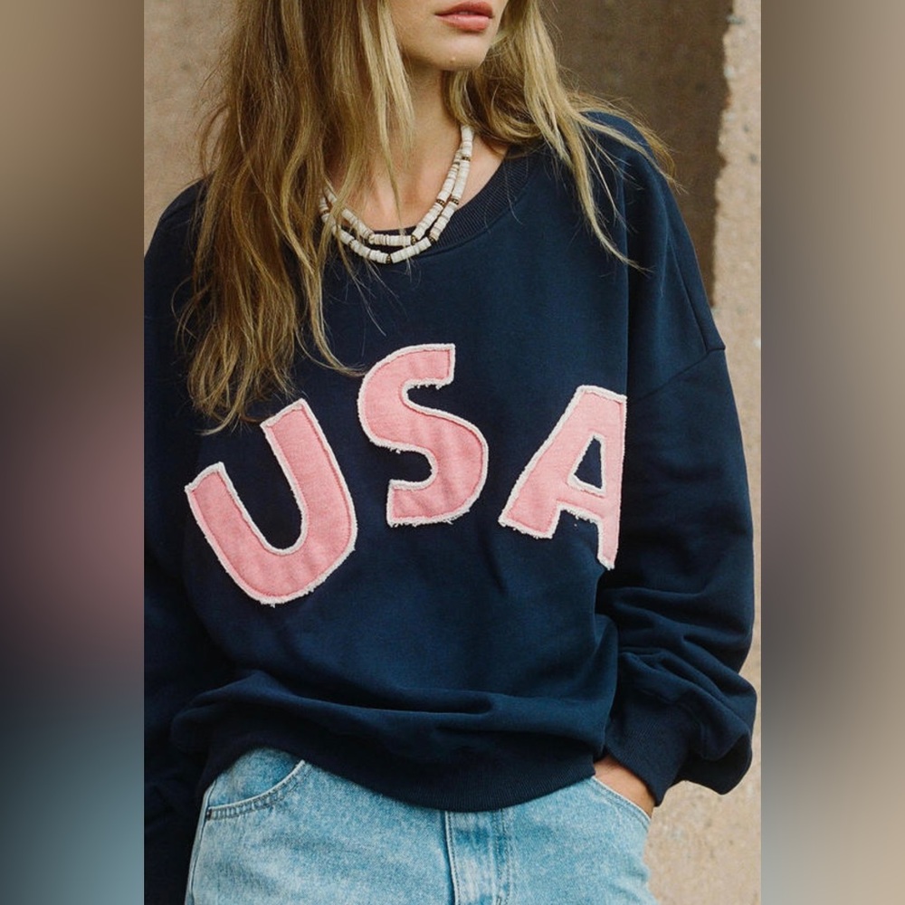 NWT Vintage Style USA Patch Crewneck